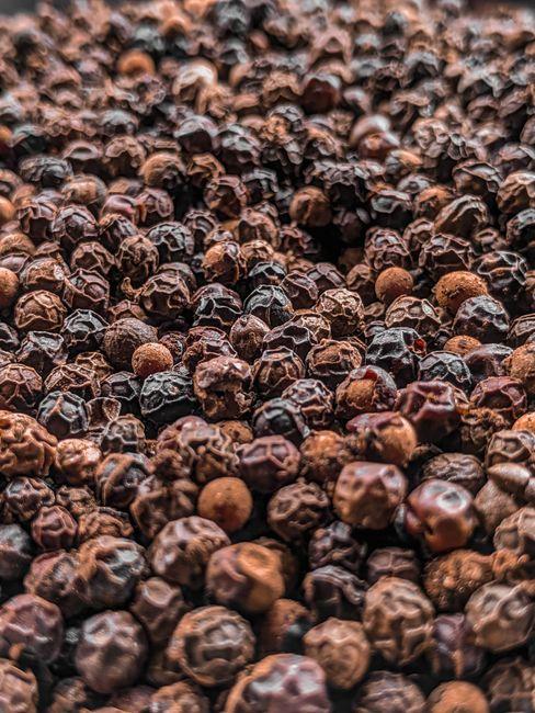 What Are the Best Black Peppercorns for Fresh Flavor and Easy Cooking